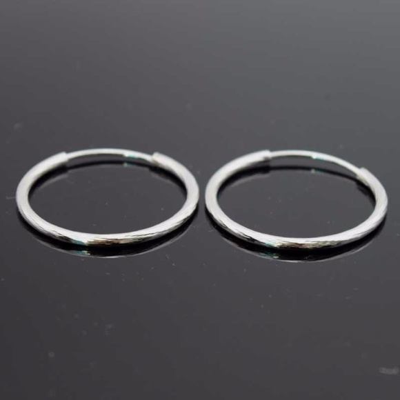 18K White Gold Filled Silver Carved Hoop Earrings 30mm or 1.18" Gorgeous Gift - Picture 2 of 2